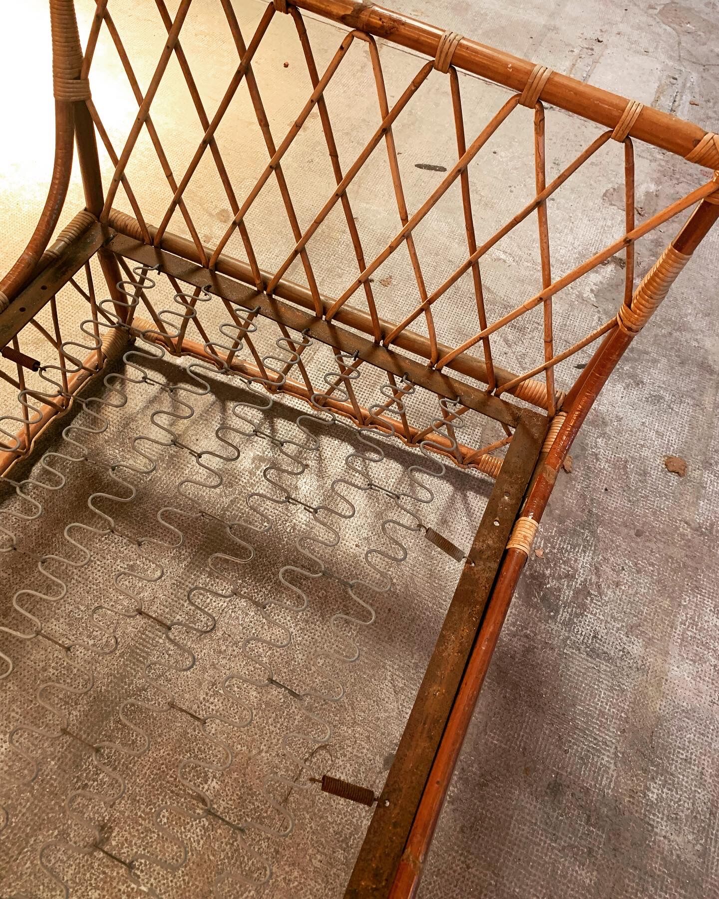 Rattan bed