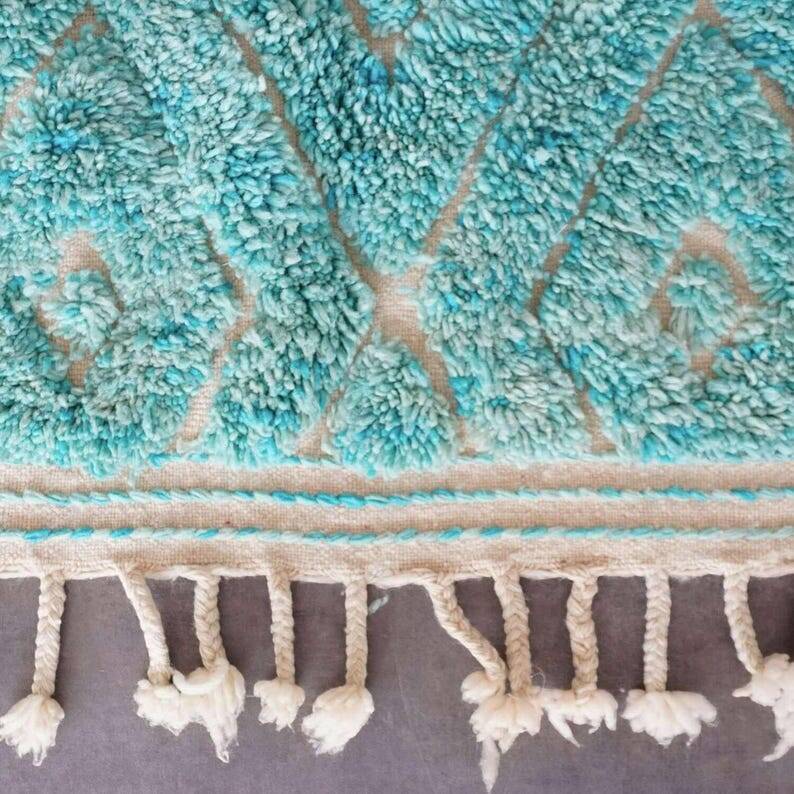 Tapis bérbere marocain décoré taille 260cmx160cm