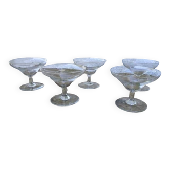 Set of 5 champagne glasses