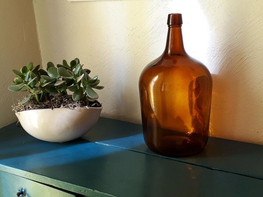 Demijohn amber