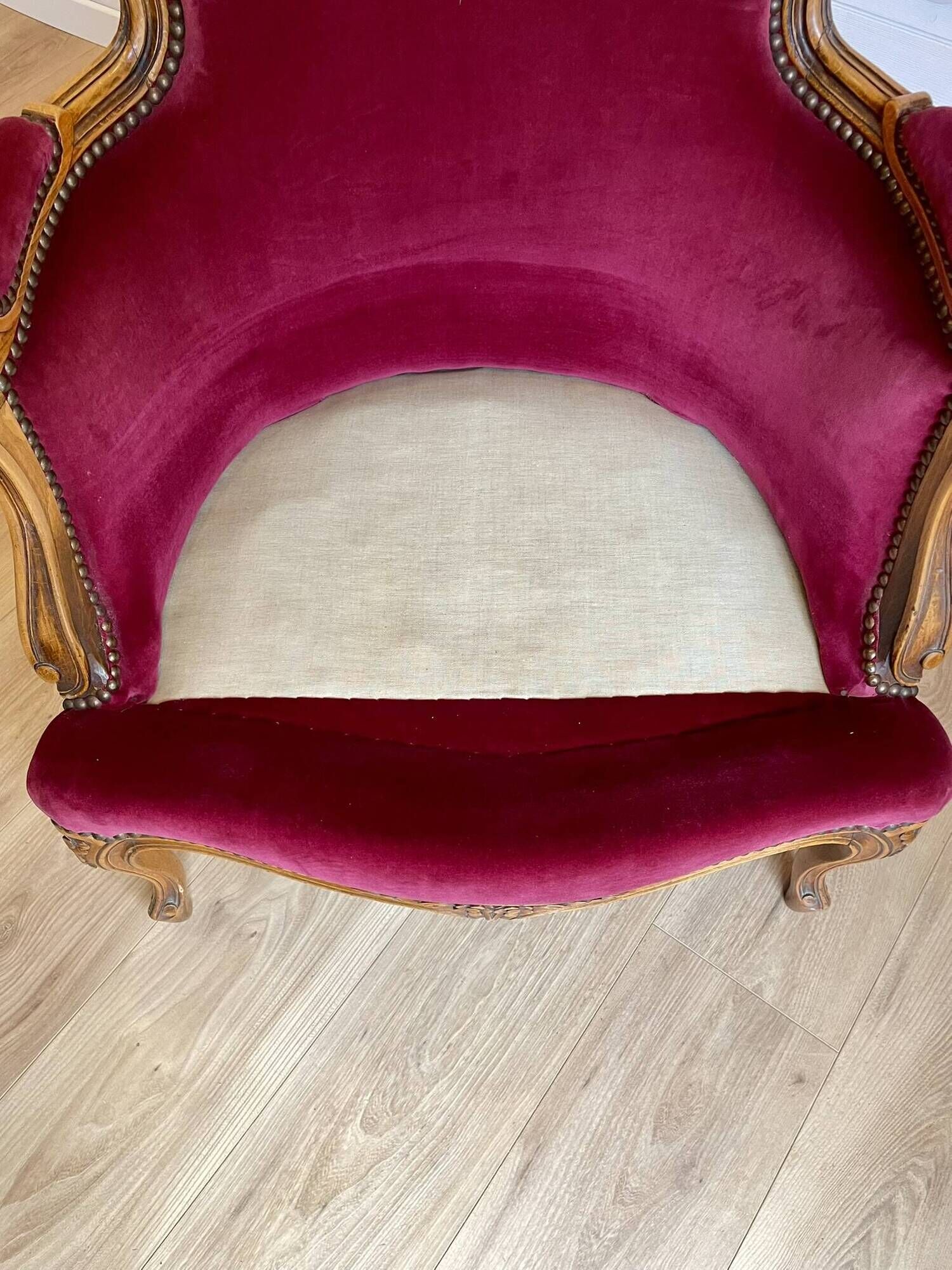 Vintage Louis XV style bergère / cabriolet armchair – Carved wood velvet