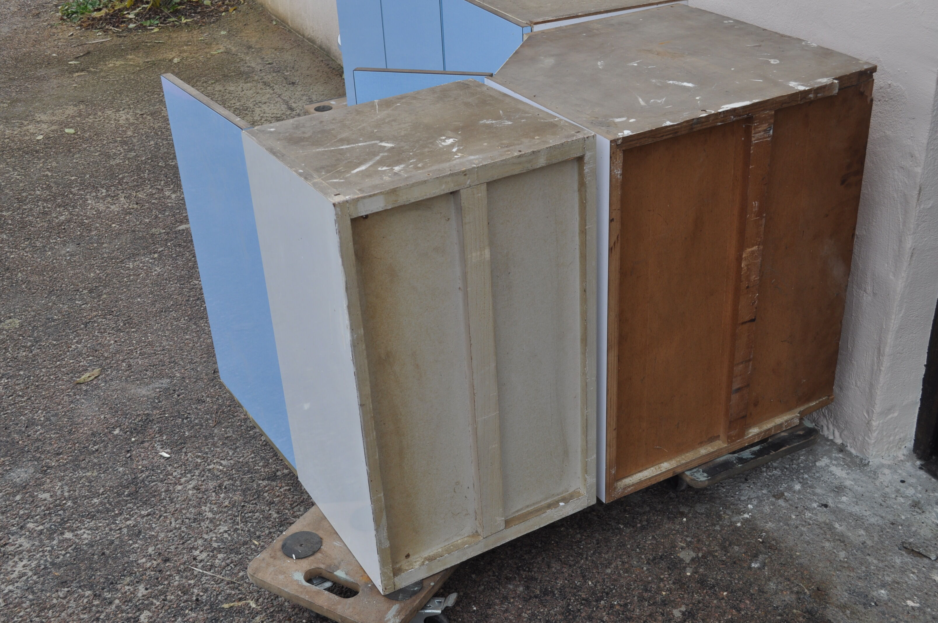 Wall cupboard in formica