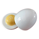 Salt and pepper shaker