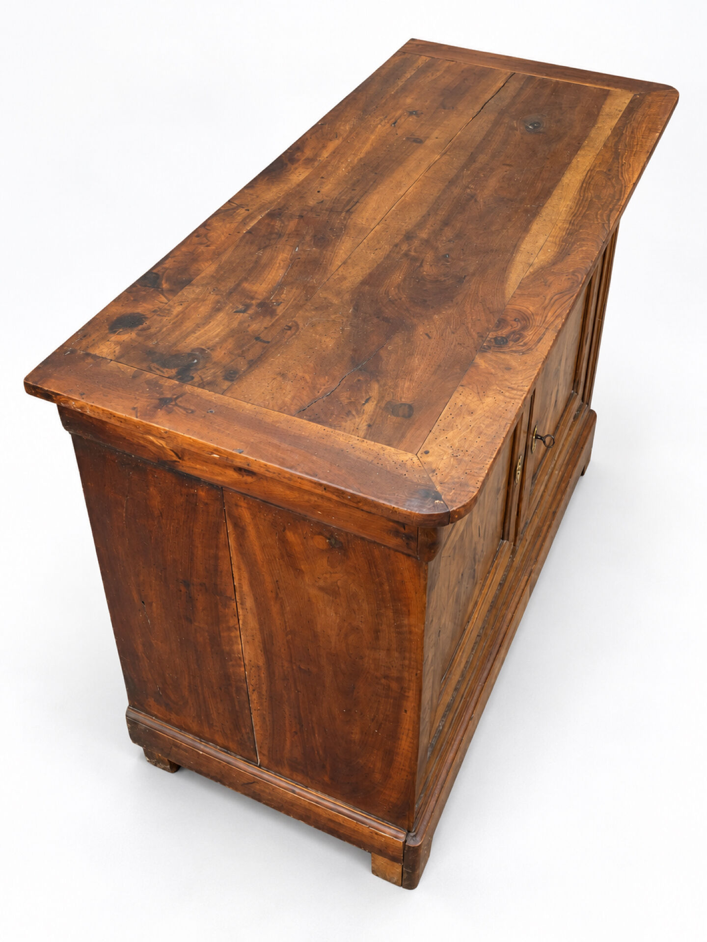 Low buffet - very much in walnut Louis-Philippe from the 19th century