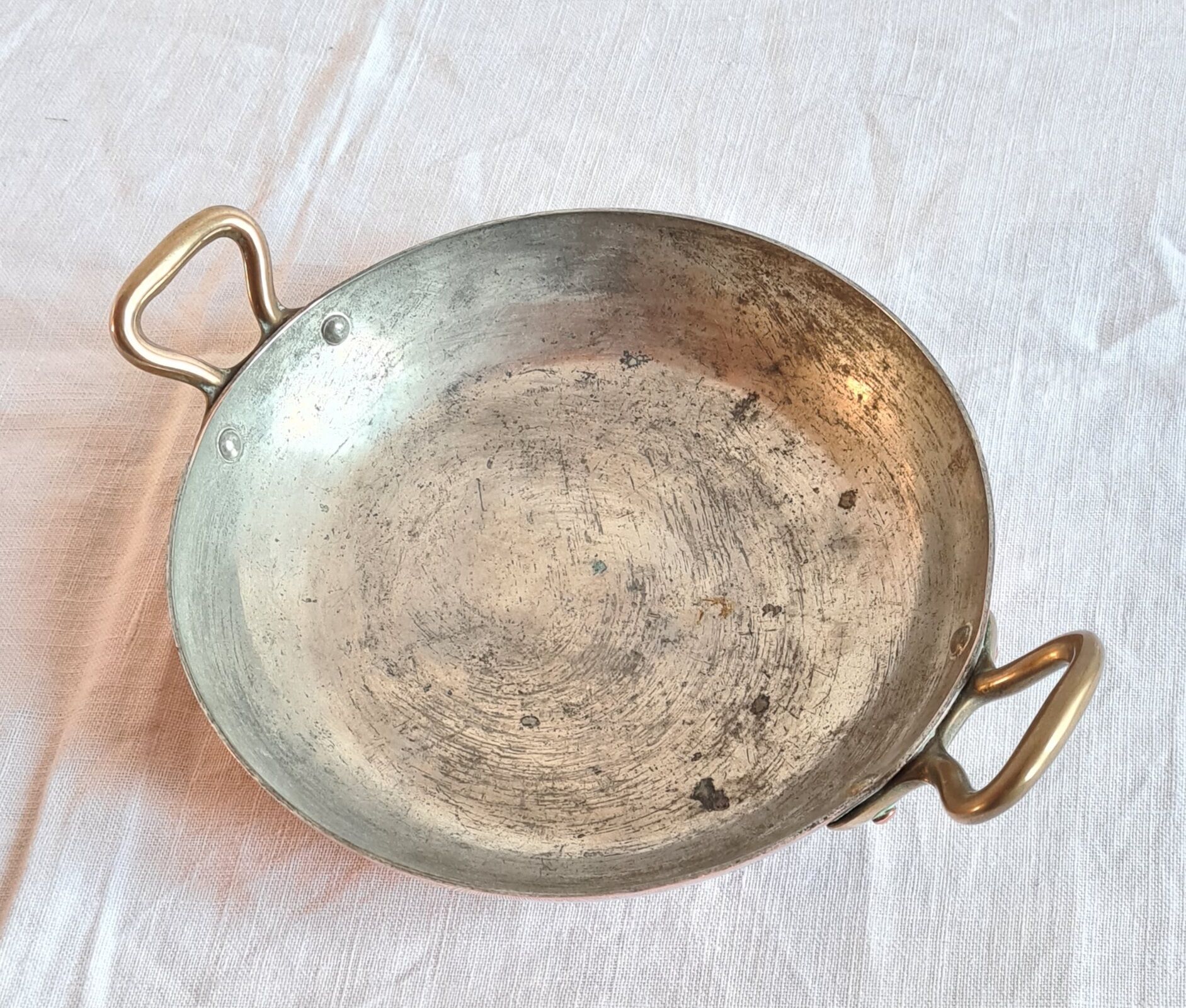 Old copper cassolette