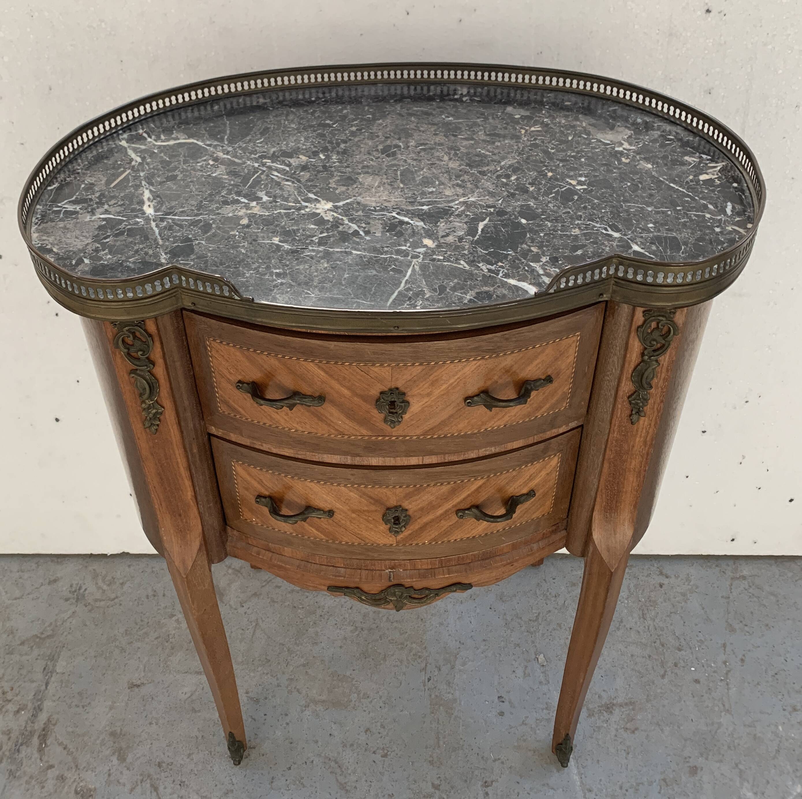 Louis XV style kidney chest of drawers Marble top with brass gallery 20th century