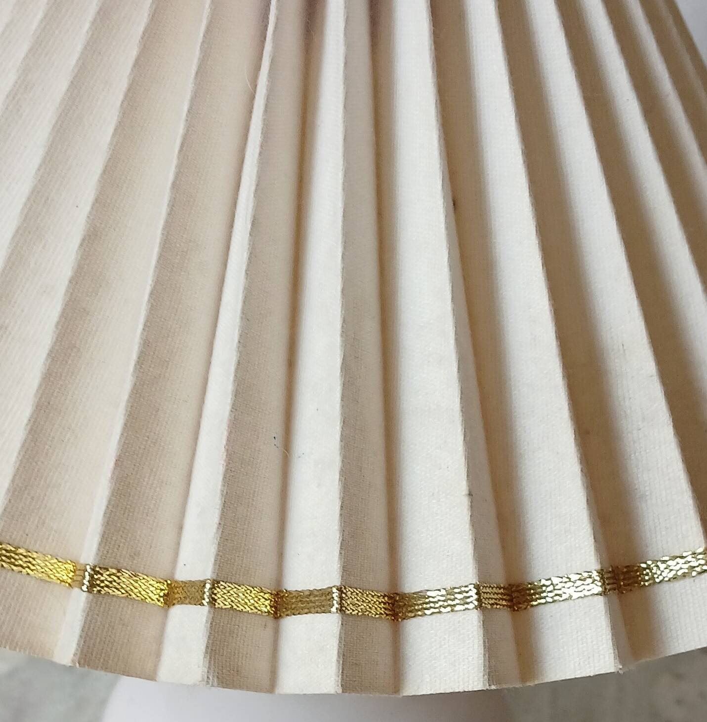 Enamelled terracotta lamp signed, pleated lampshade 1960