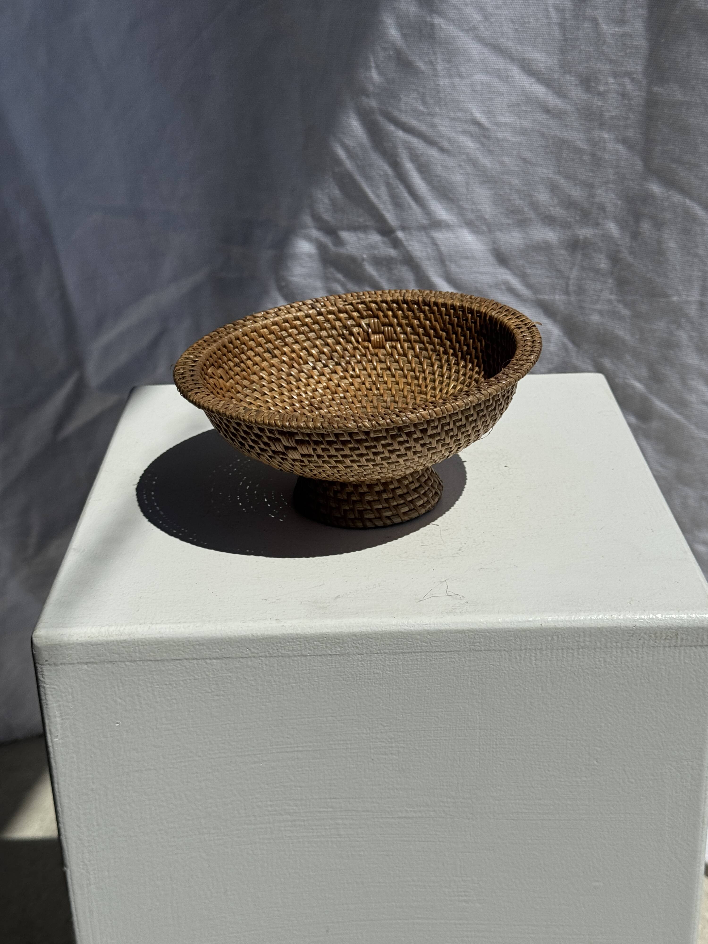 Small bowl on a pedestal made of woven Indonesian rattan D18 H9