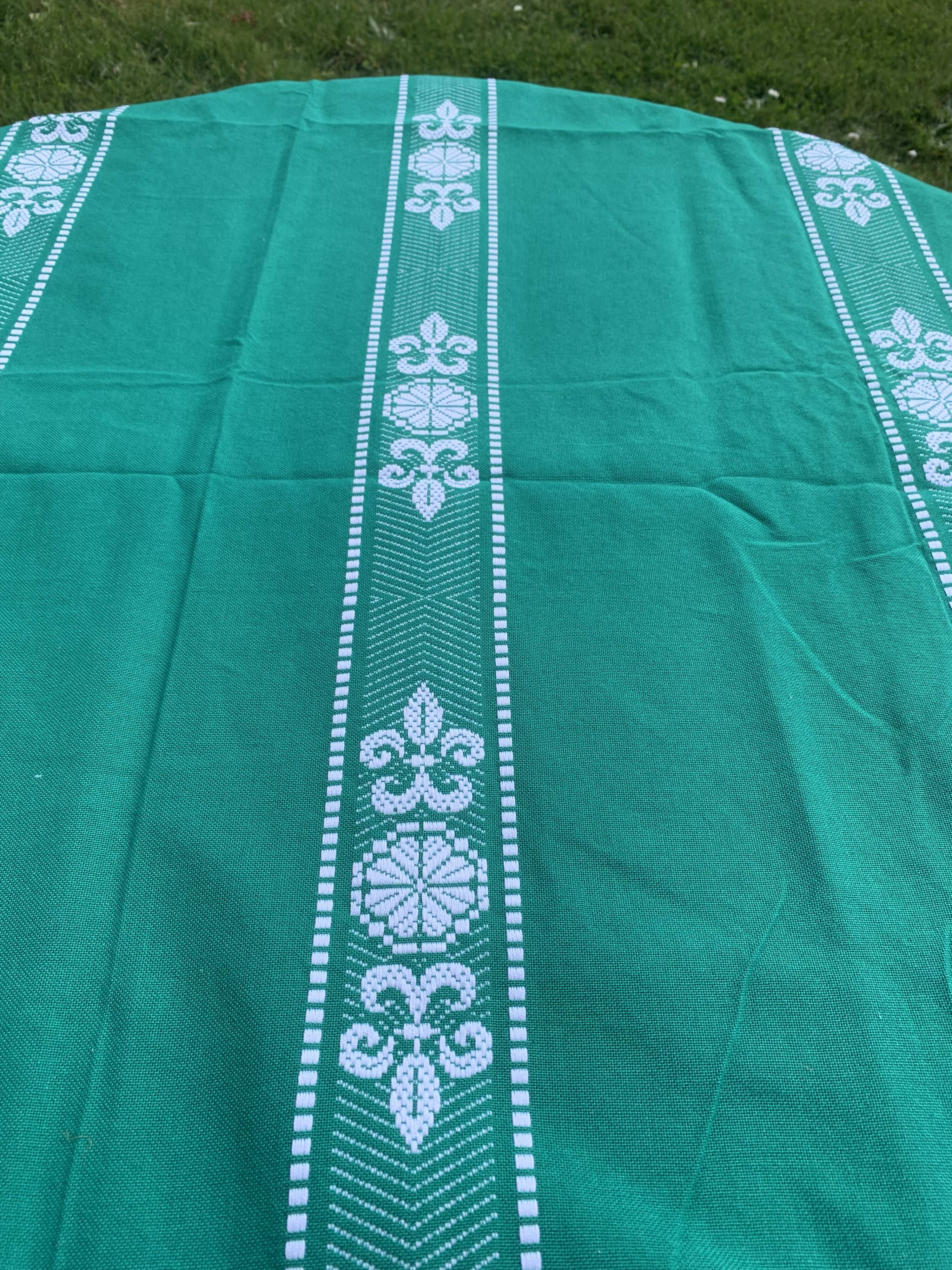 Artiga tablecloth and 6 napkins, Basque linen, green with white embroidery