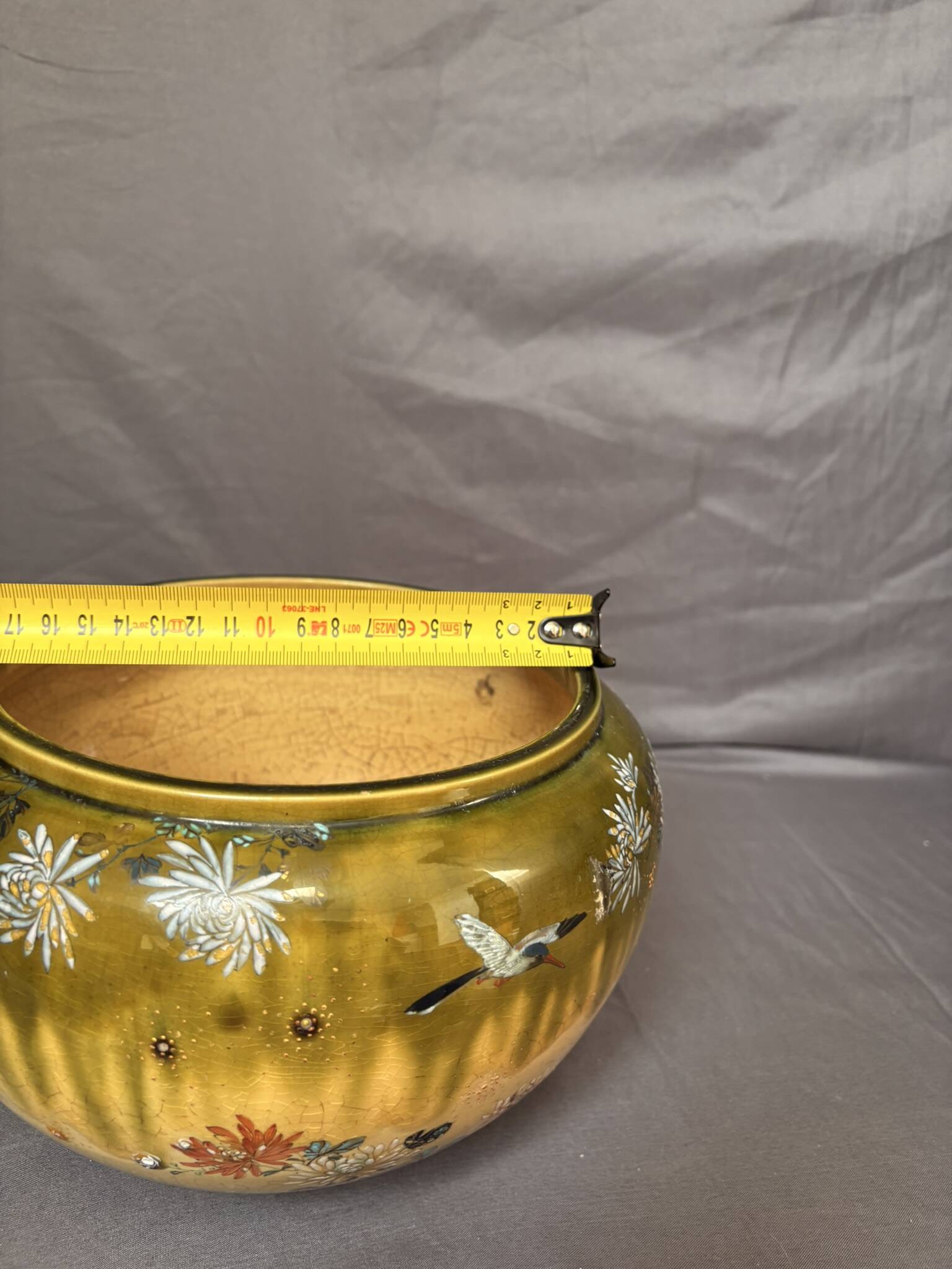 Planter, Japanese ceramic cache-pot in green, decorated with birds and flowers, Kobe Shuzan Satsuma Meiji.