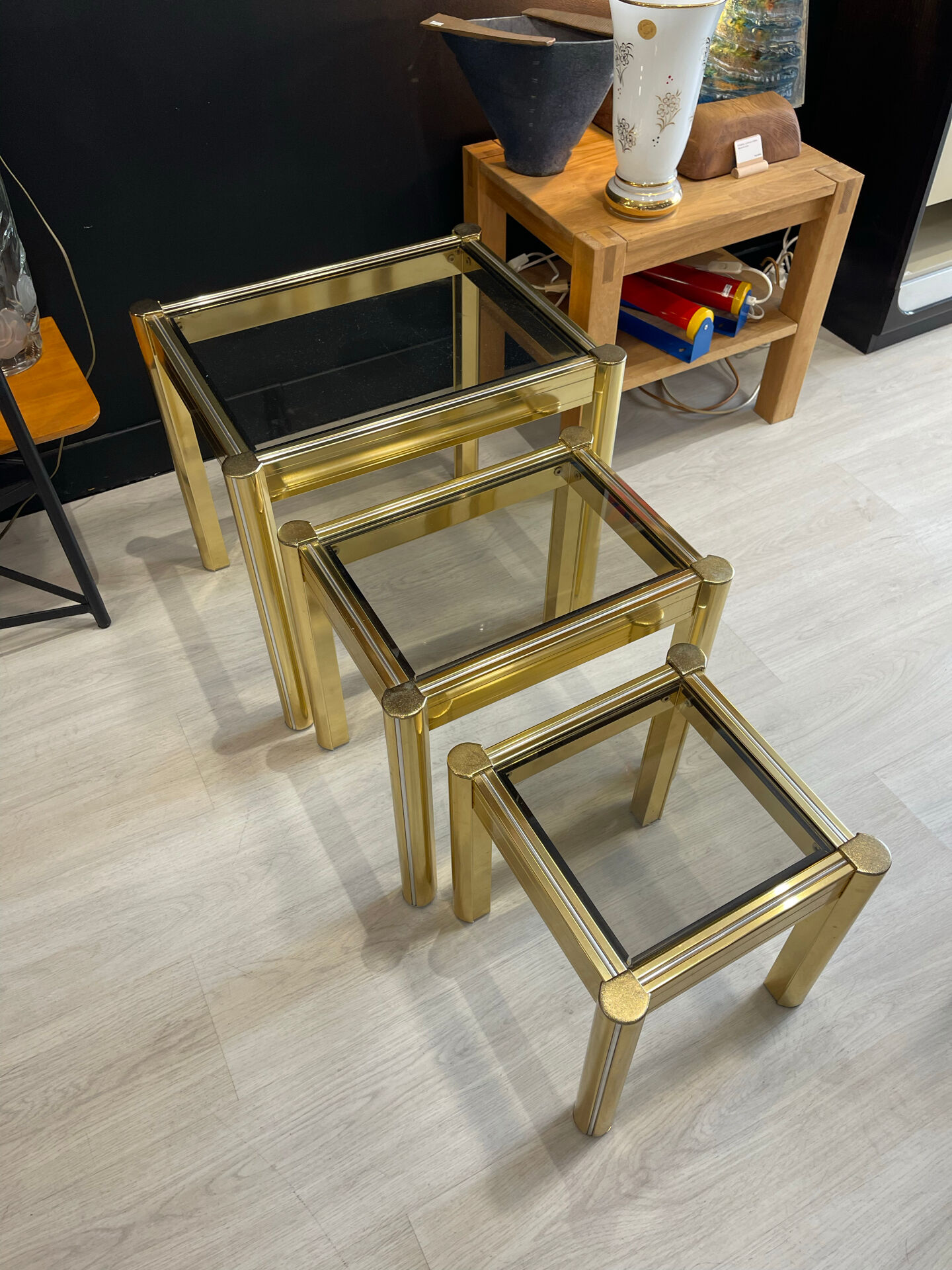Nest of tables 1980