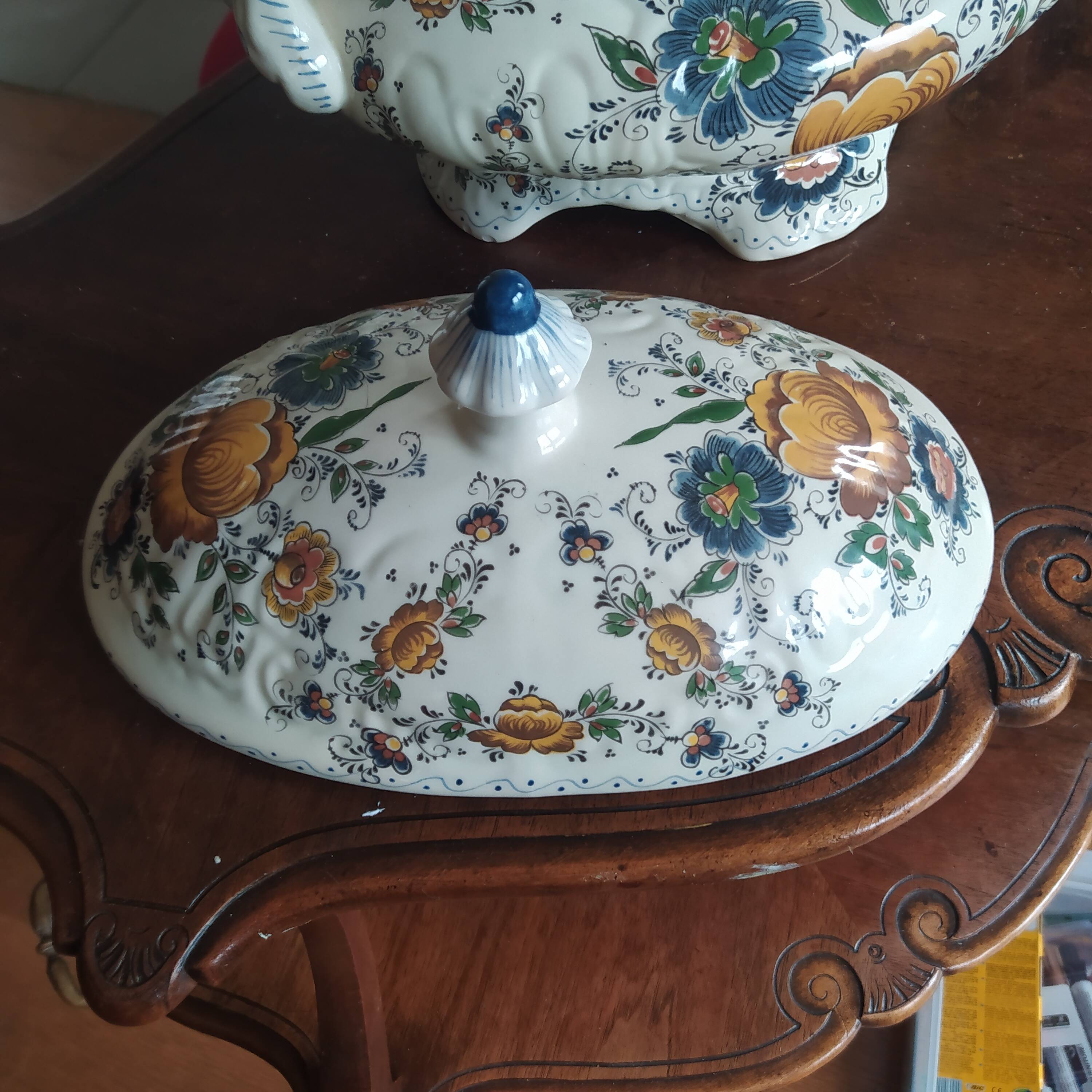 Soupière en faience Hubert Bequet signée