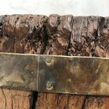 Billot primitif en bois brut