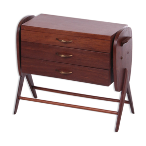 Travailleuse en bois