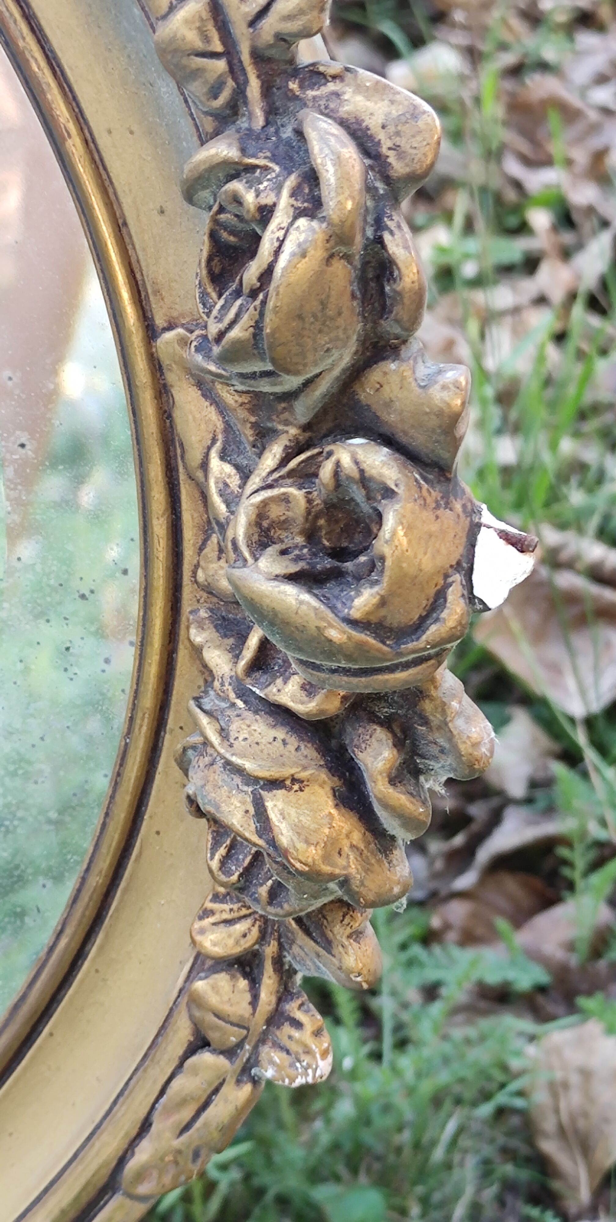 Ancien miroir ovale décor floral