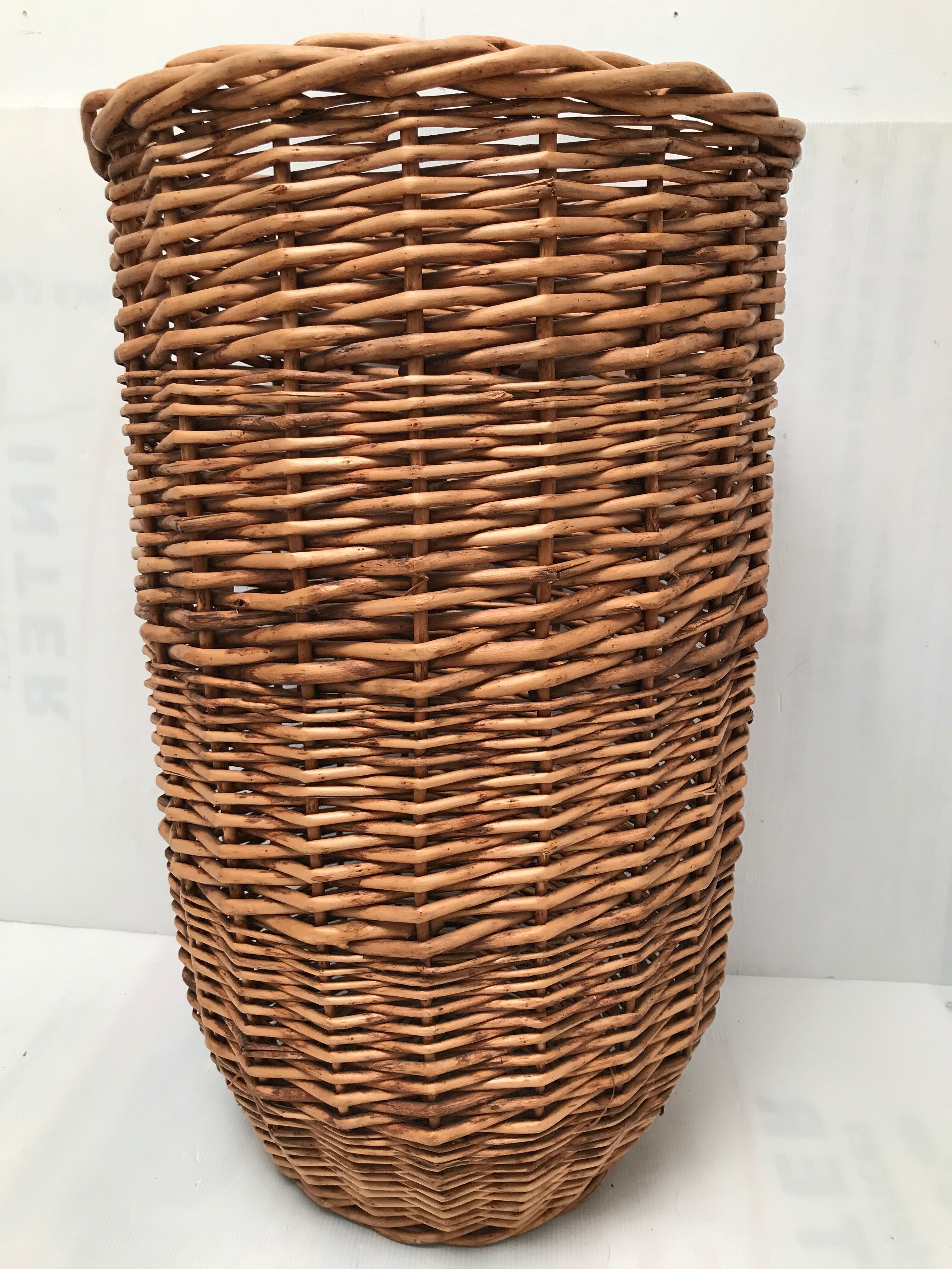 Vintage top basket