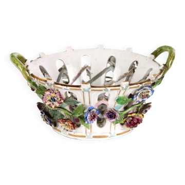 Antique porcelain box Europe 1800s with gold flower decoration