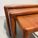 Tables gigognes en teck par Bramin