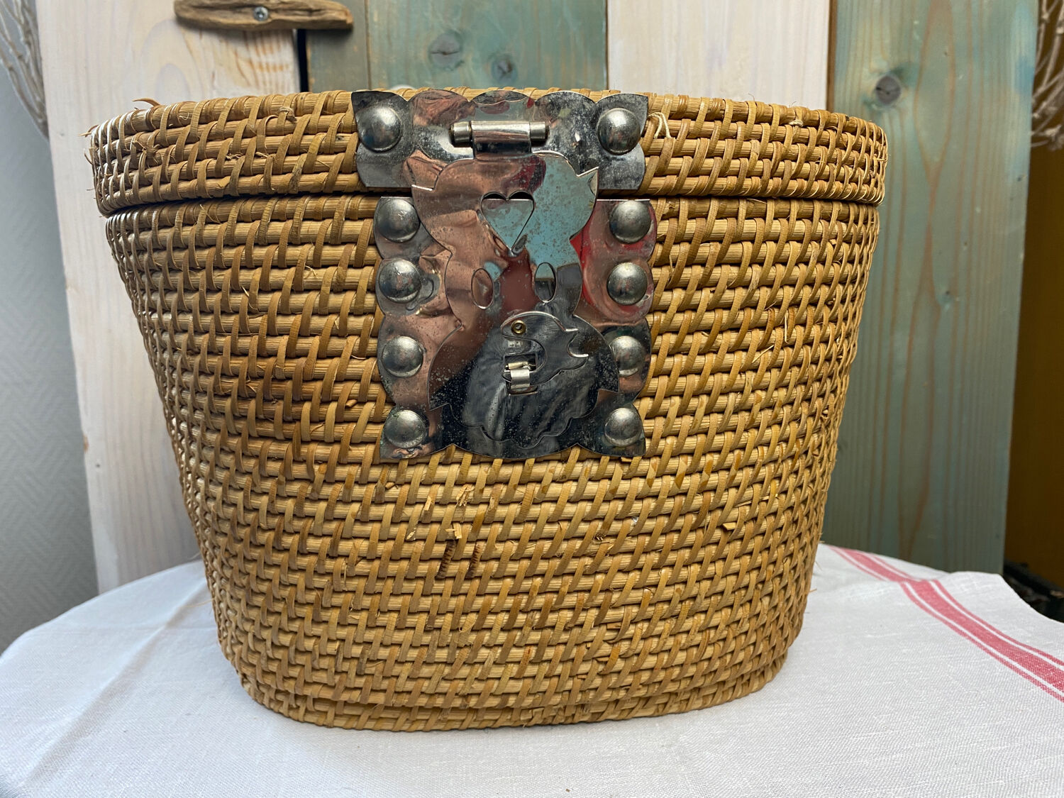Vintage oriental tea basket