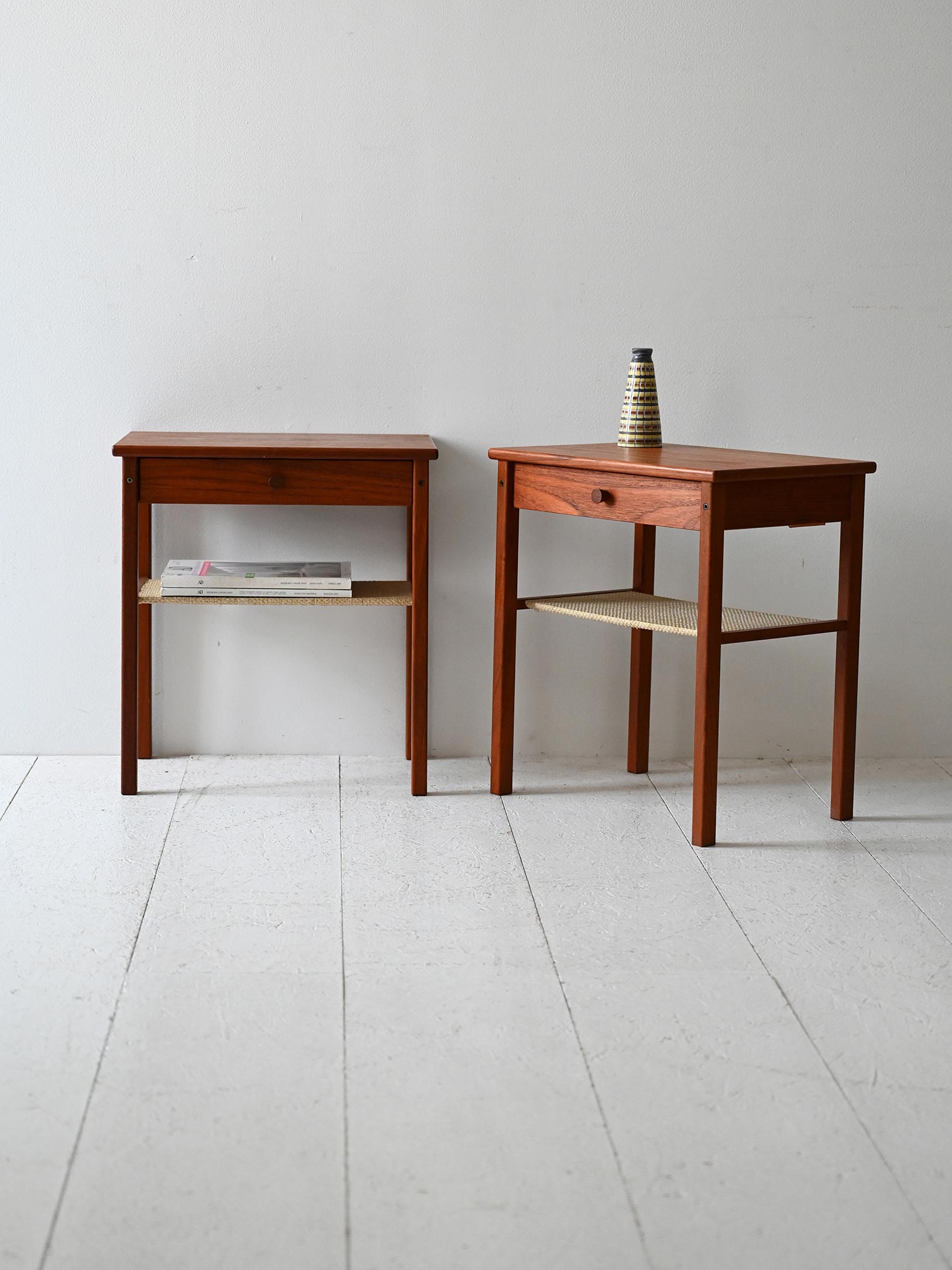 Paire de tables de chevet scandinaves en teck foncé des années 1950