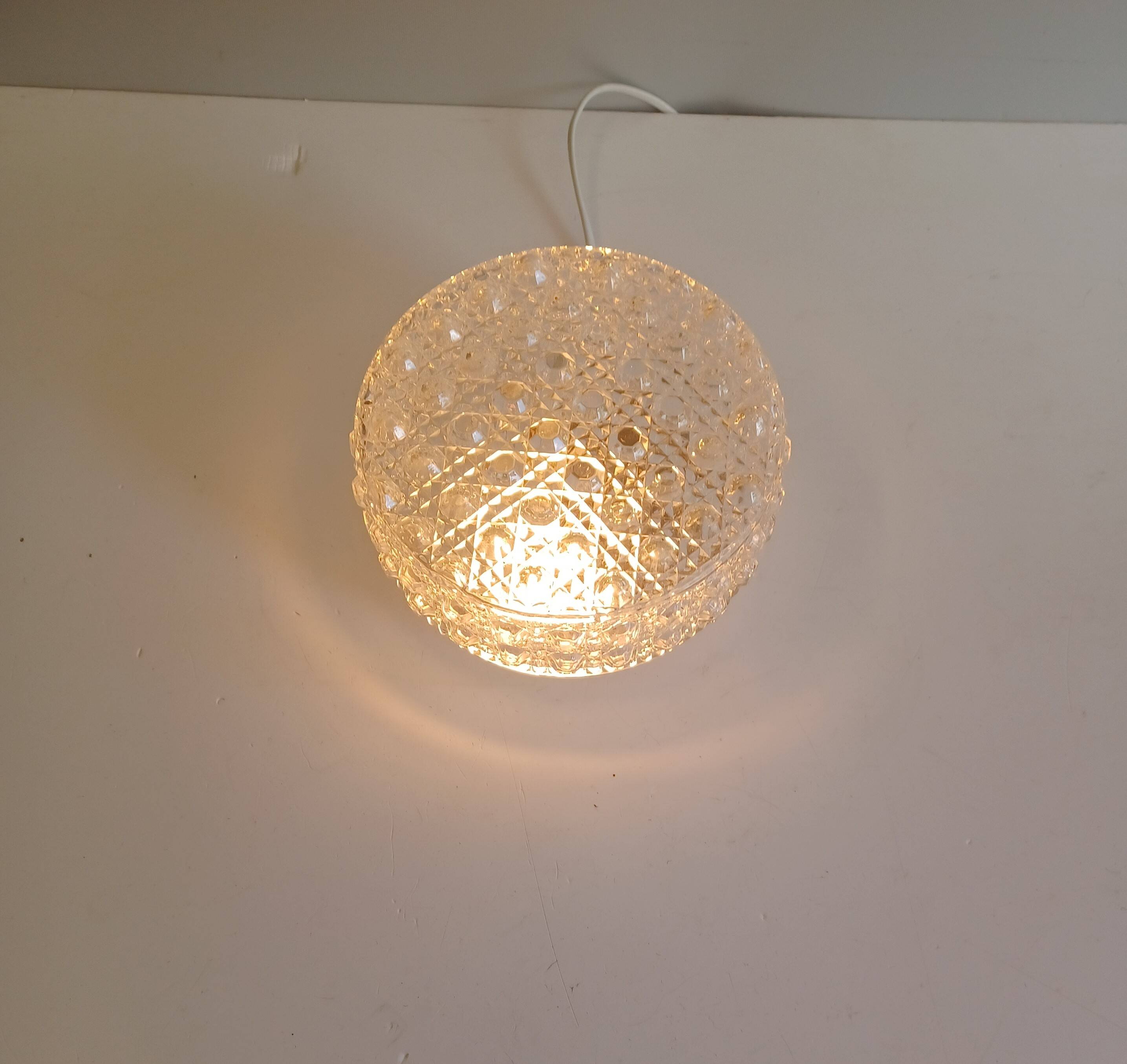 Vintage round ceiling light - Moulded glass - 1960