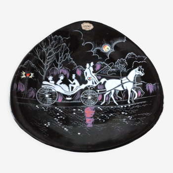 Longwy decorative plate in a carriage