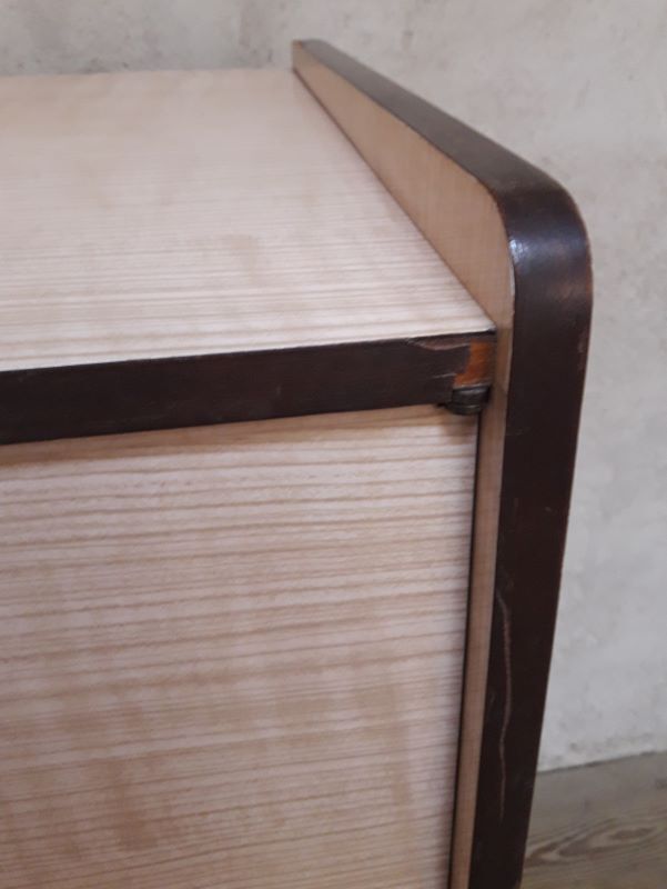 Buffet enfilade dining room