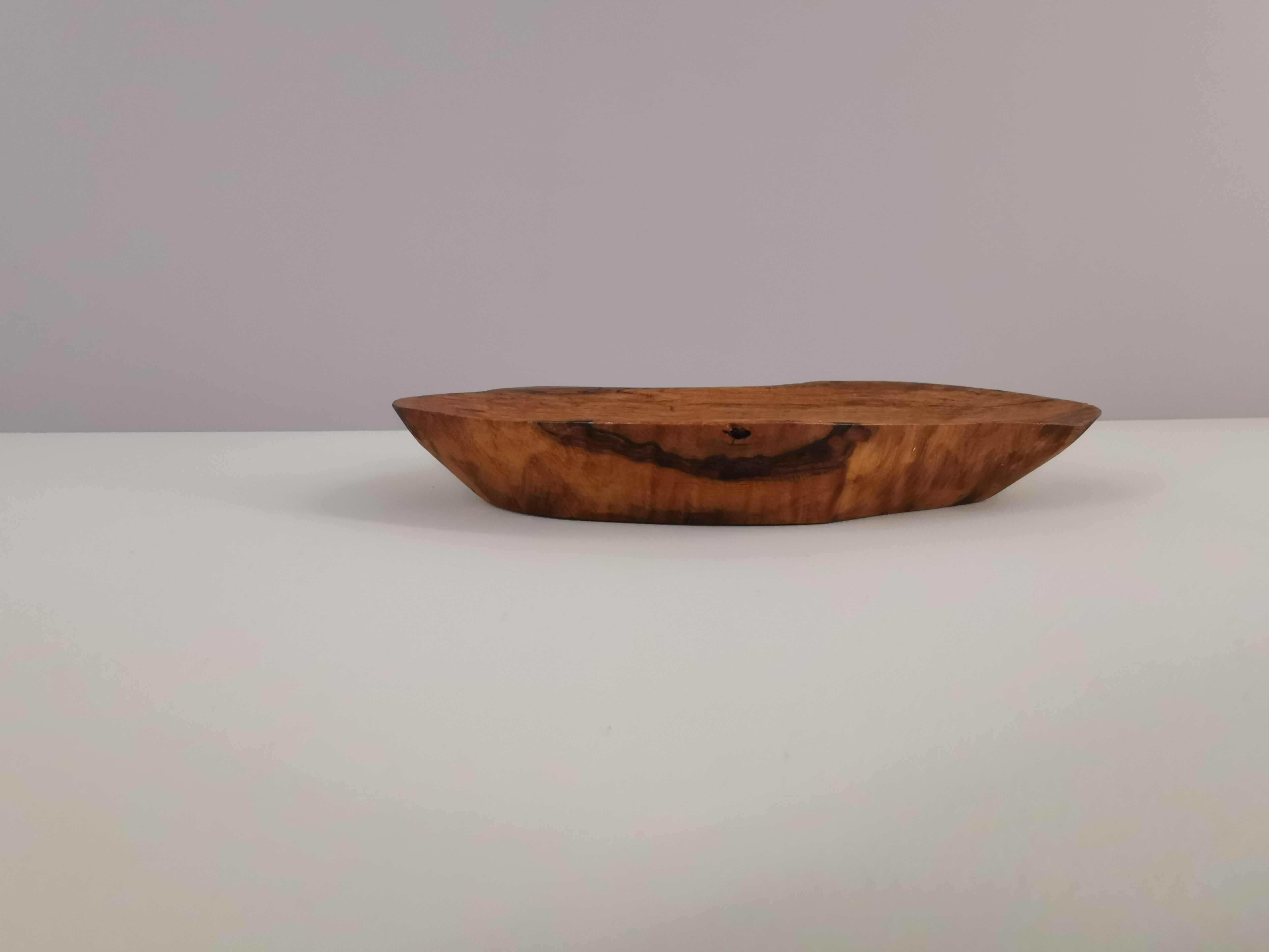 Vide poche en bois sculpté signé années 60