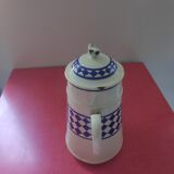 White enamelled sheet metal coffee maker with blue diamonds in relief