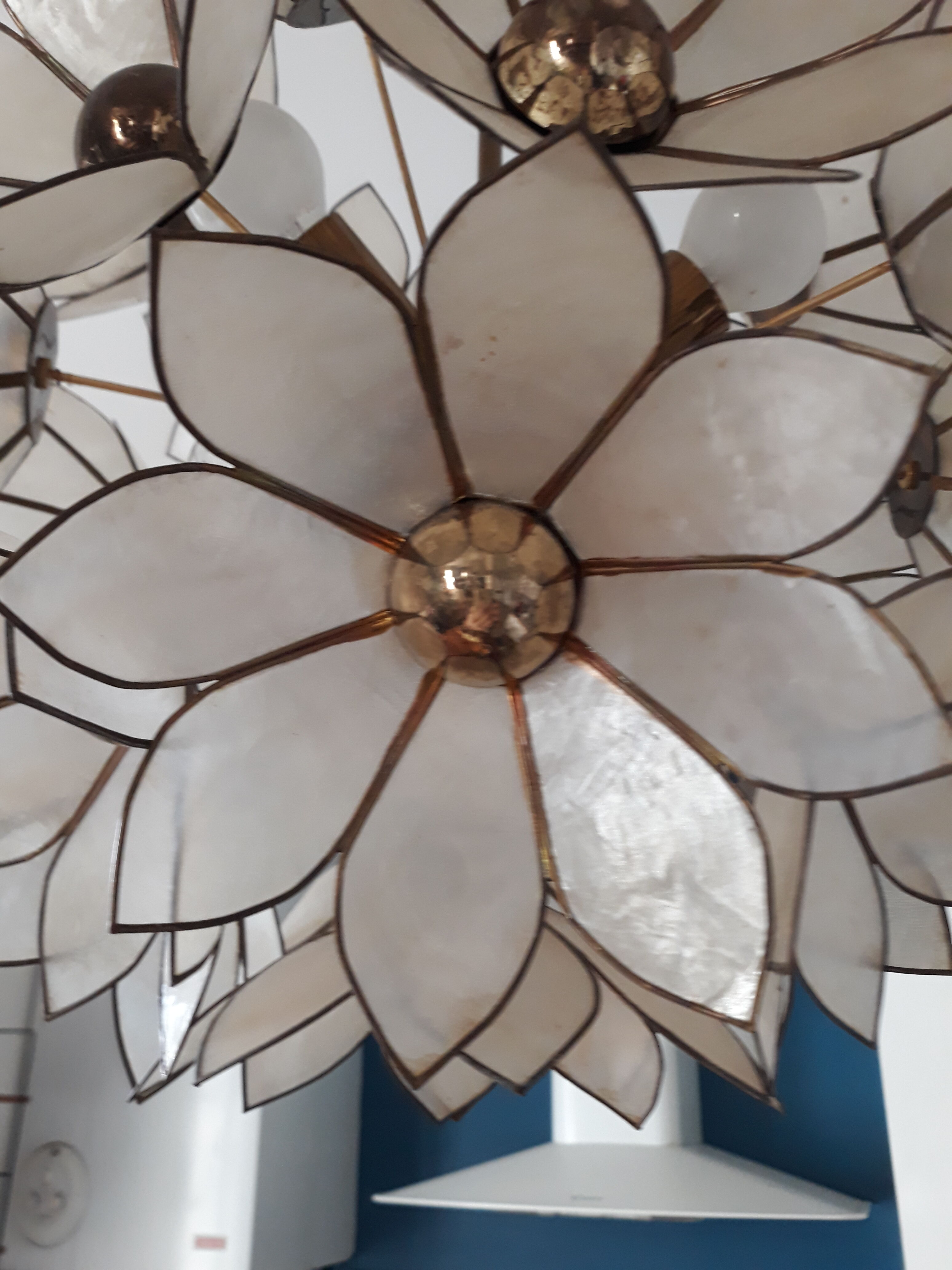 Lustre boule en laiton et nacre
