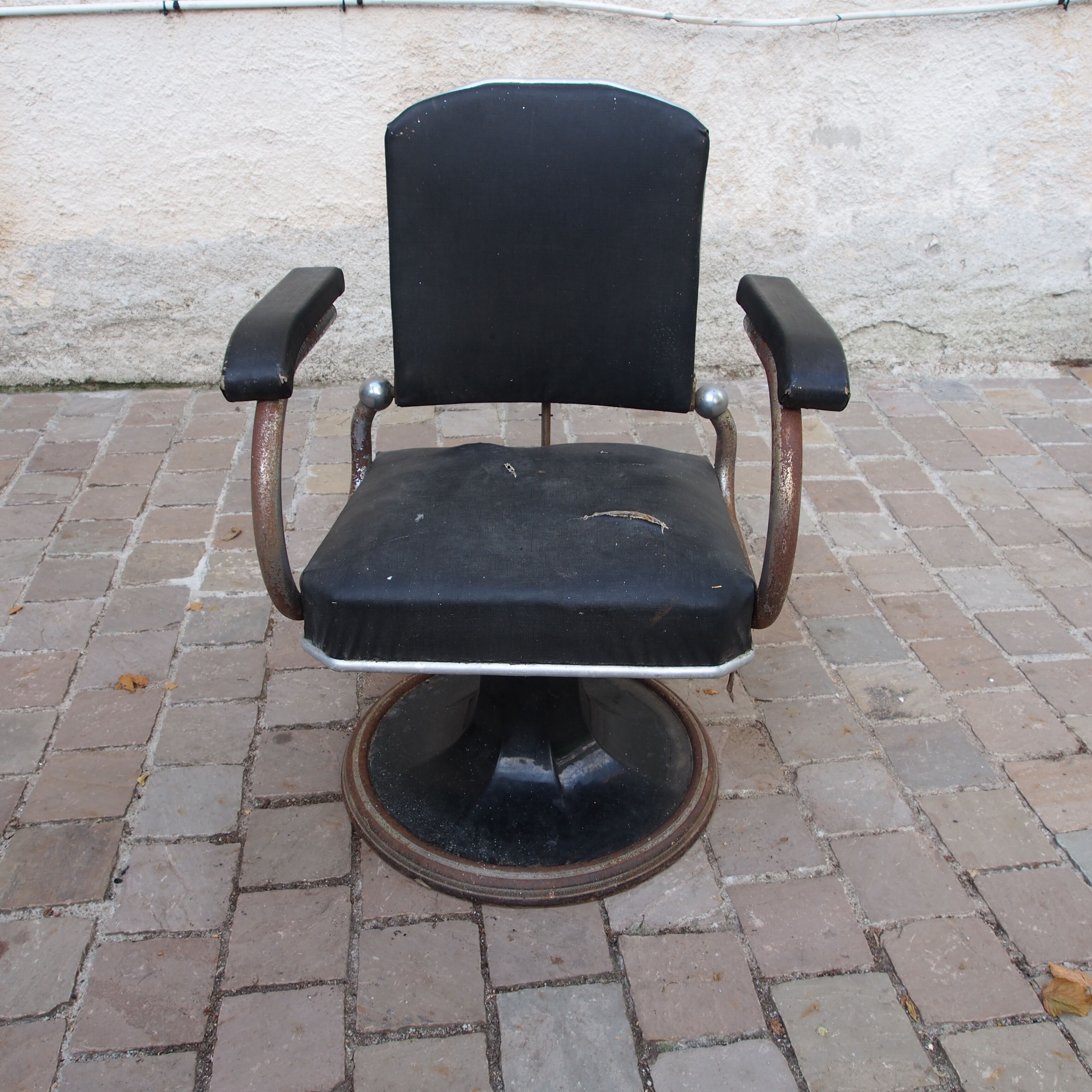 Hairdresser's chair