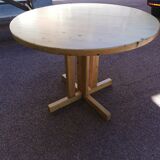 Round table in pine furniture Les Arcs