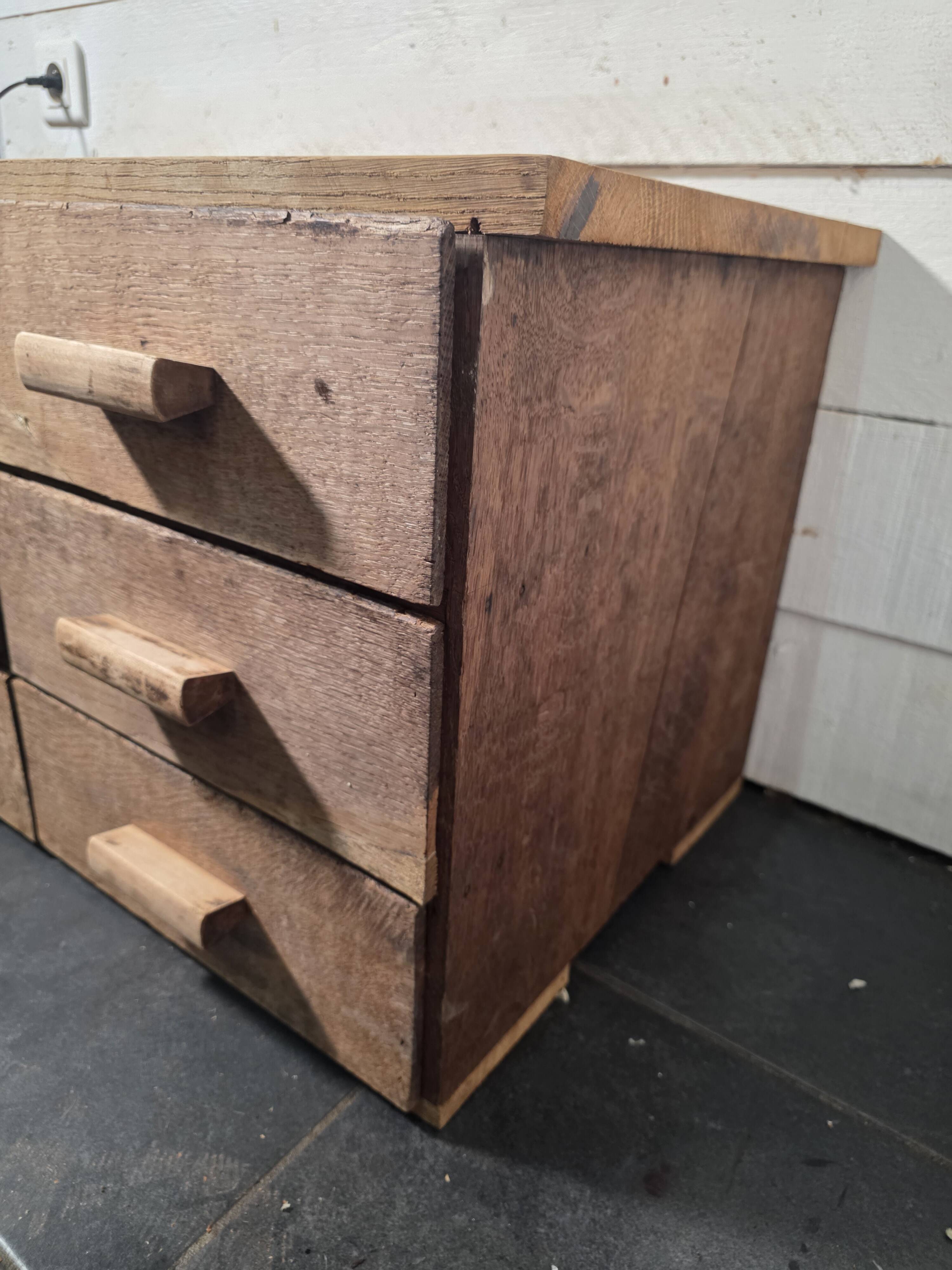 Antique workshop furniture with 6 drawers