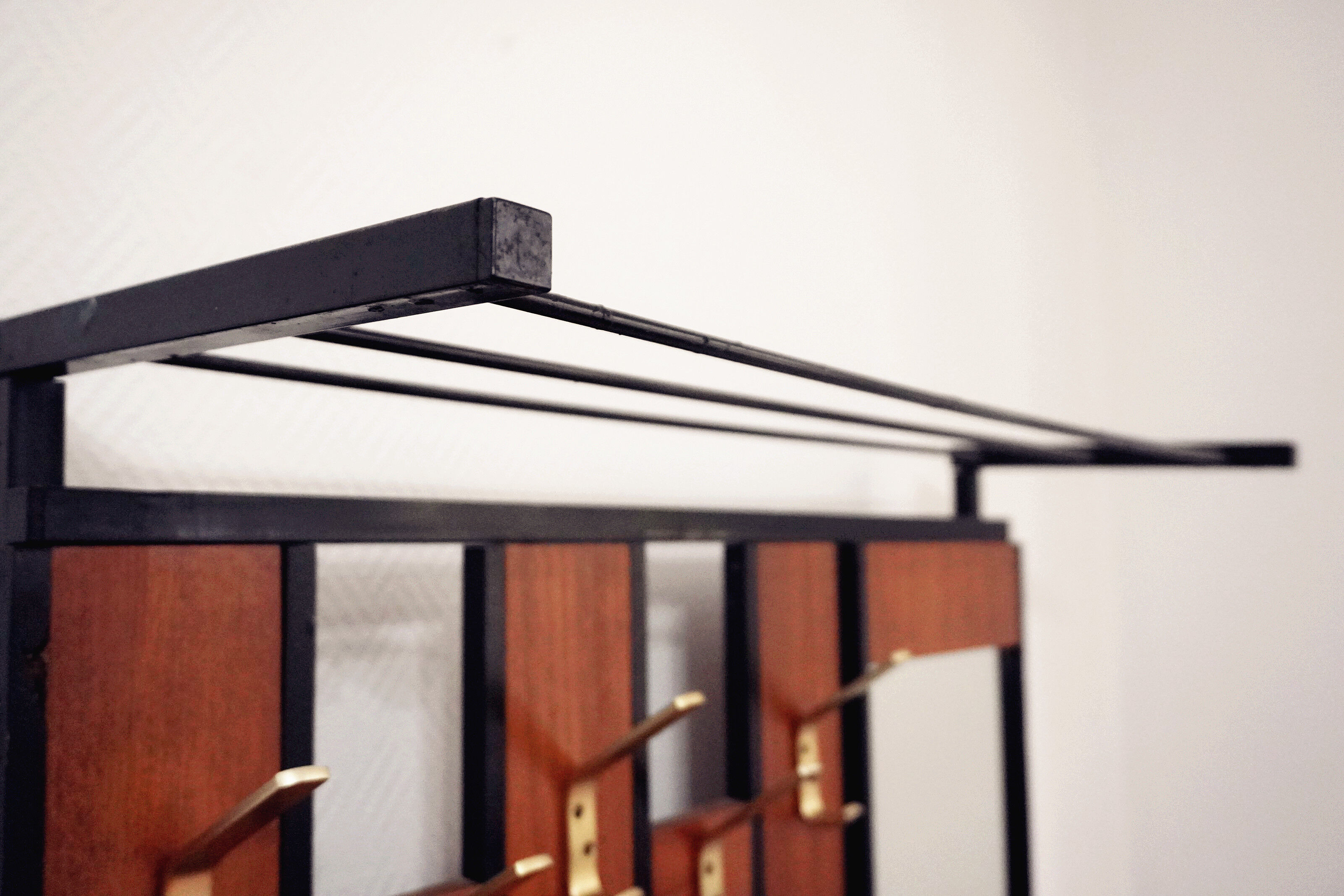 Vintage coat hanger with mirror and chest