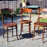 6 Thonet Fischel bistro chairs and others in curved wood from the early 20th century