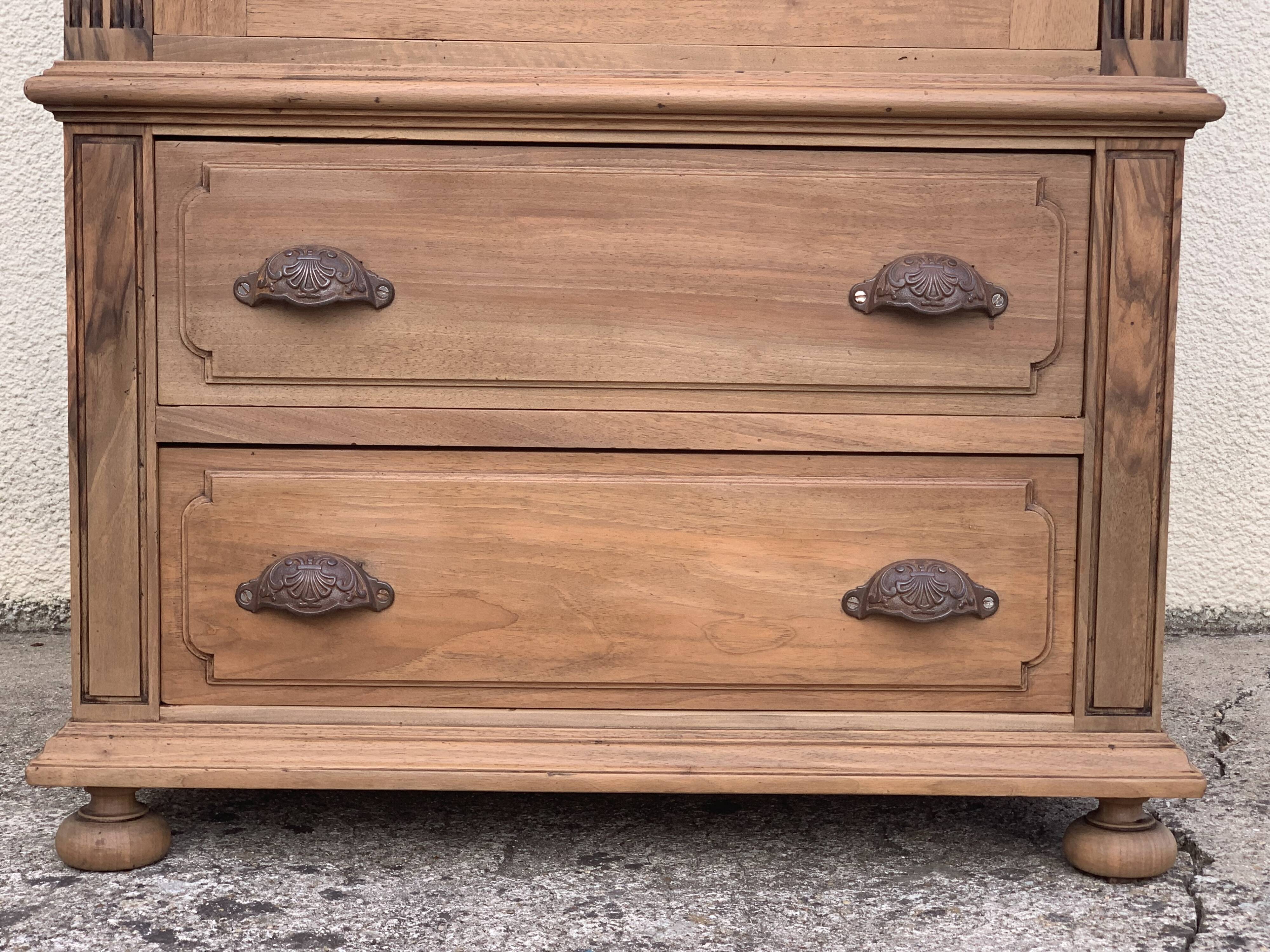 Armoire bonnetière parisienne vitrée 1920