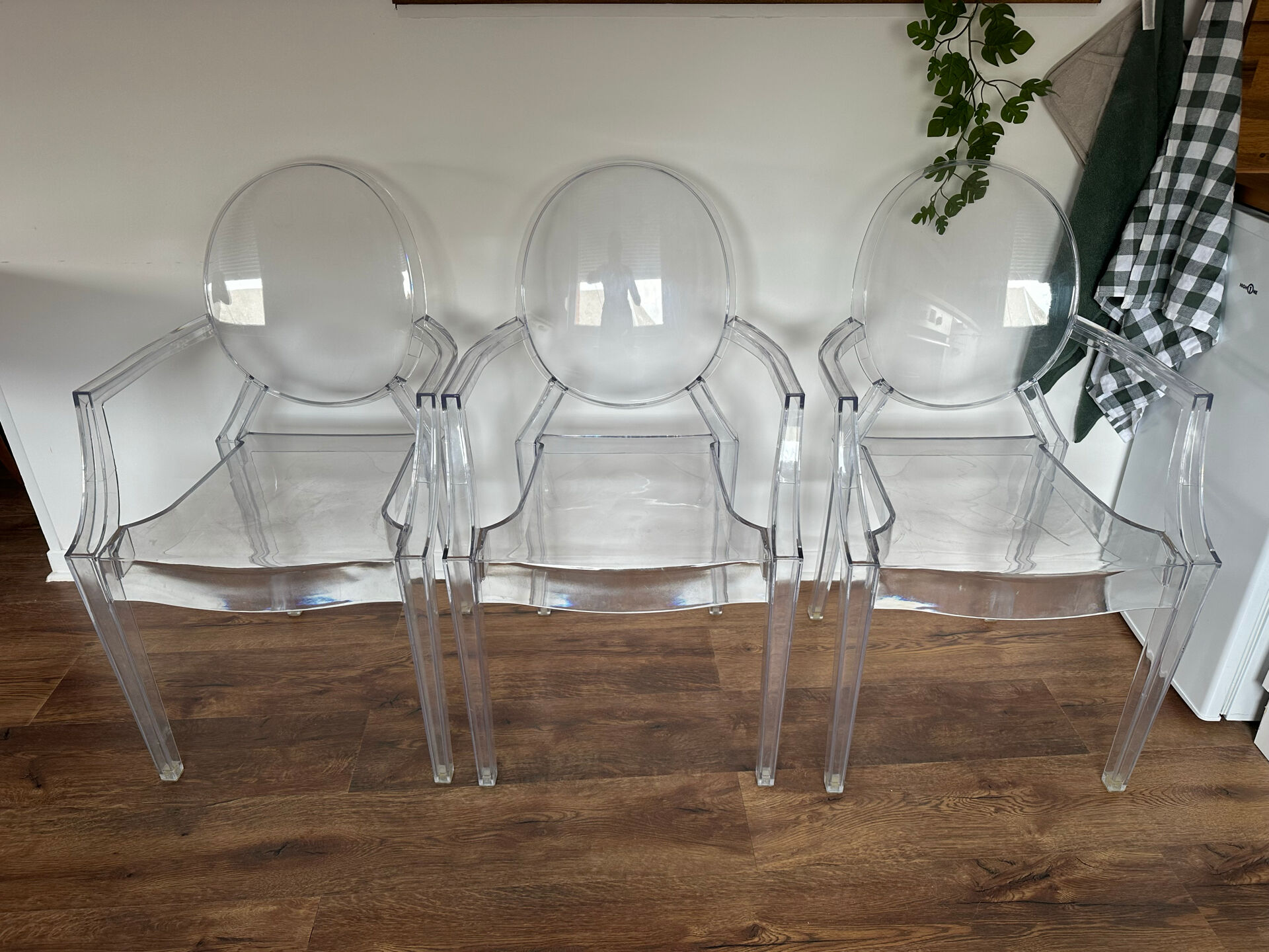 3 fauteuils style Kartell Louis Ghost transparents – Philippe Starck