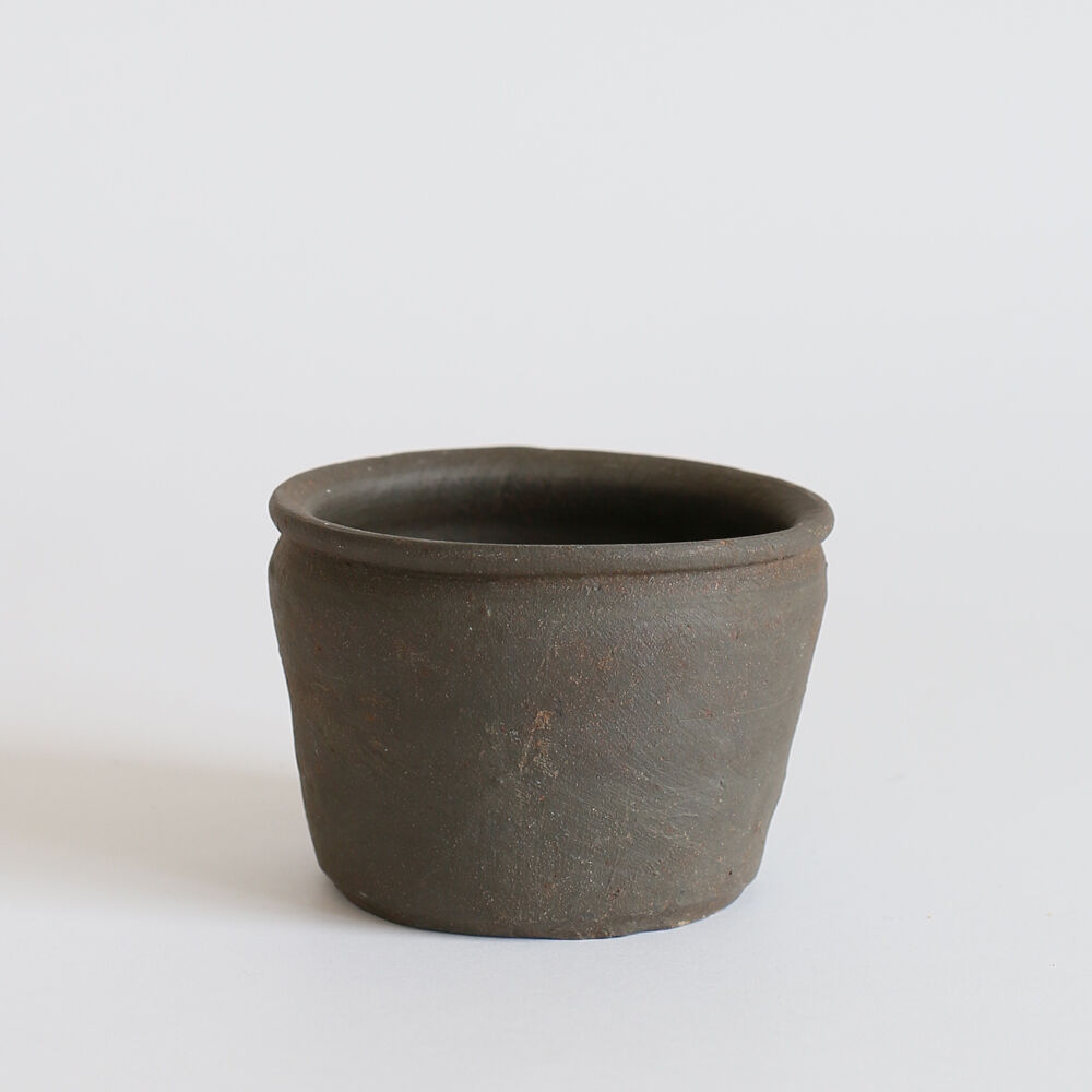 Earthen pot