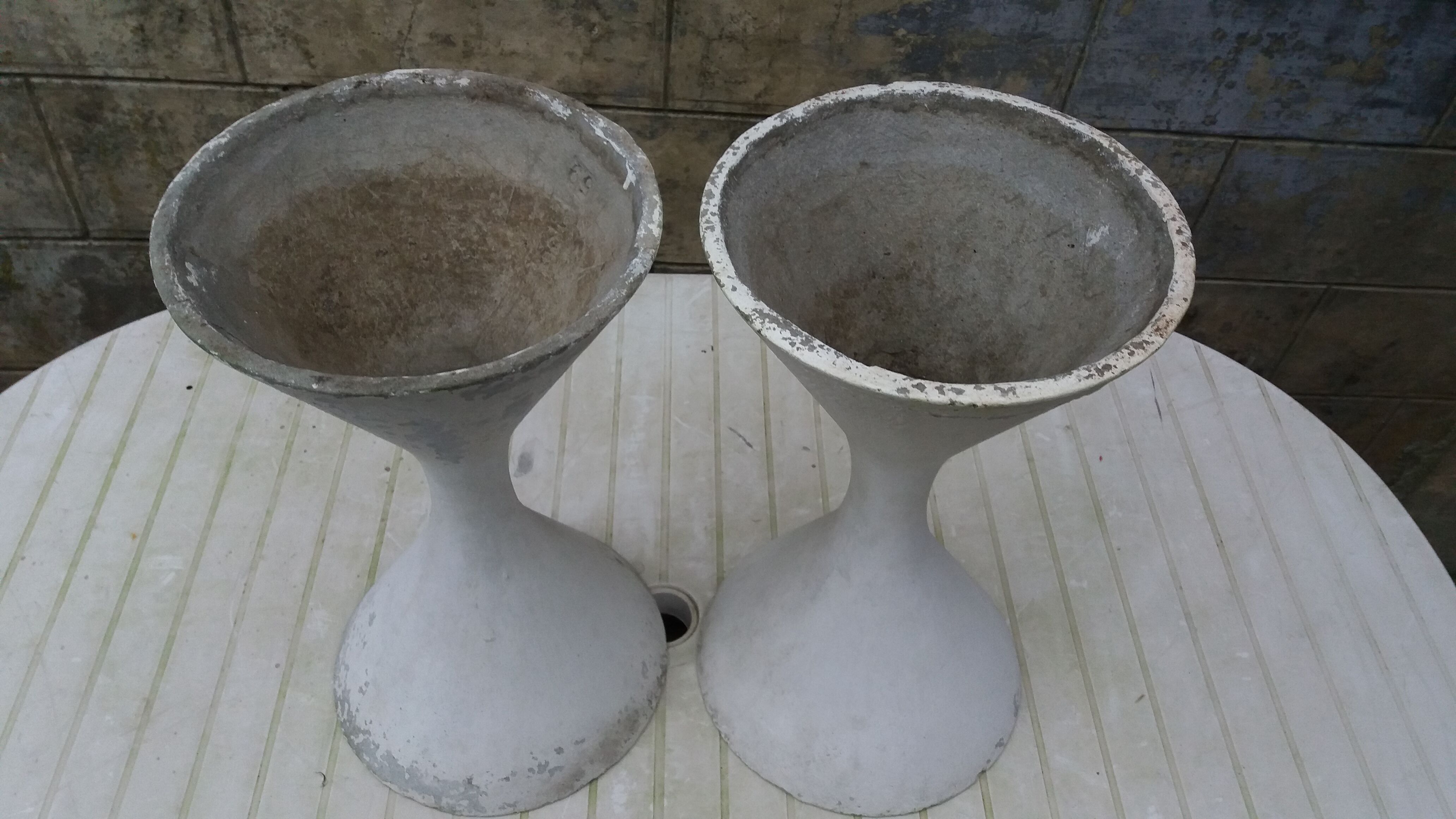 Pair of Anton Bee design diabolo planters, assisted by Guhl Willy