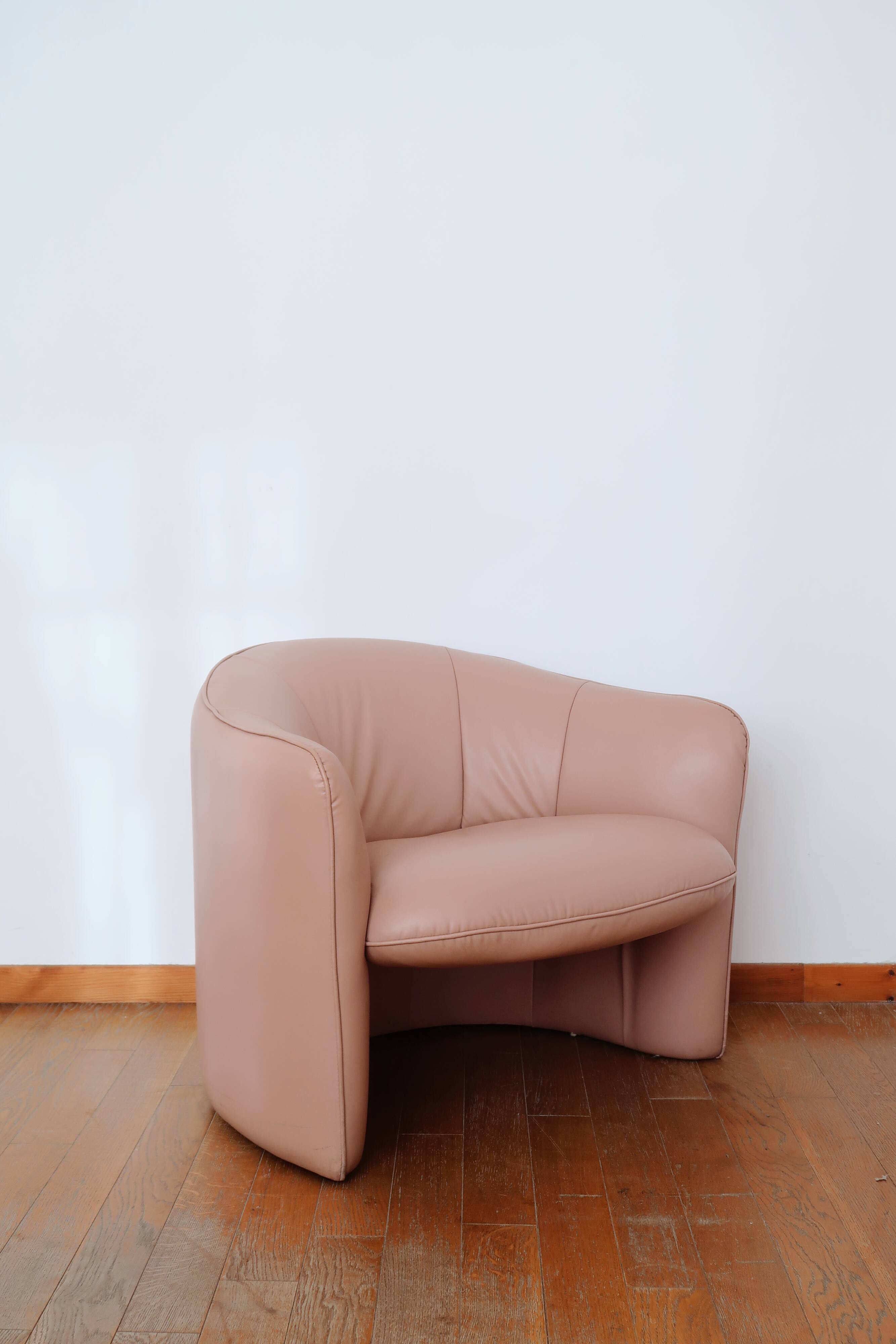 Swann pink armchair