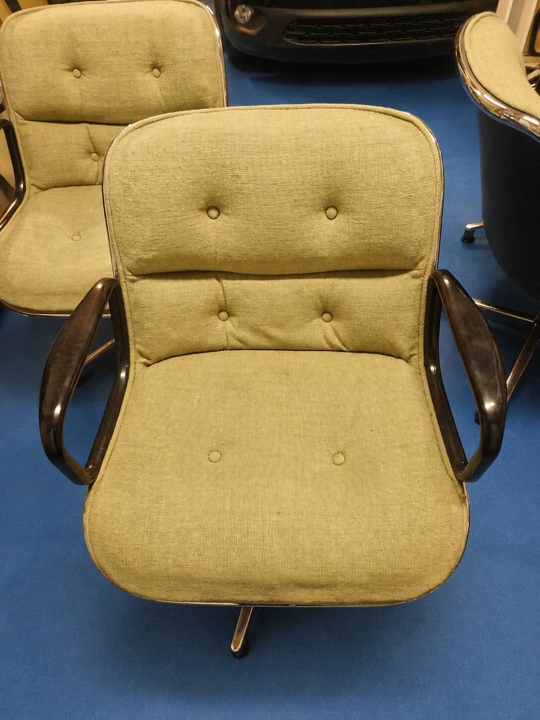 Lot de 4 fauteuils style Charles Pollock pour Knoll