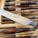 Coffret de 24 couteaux en corne