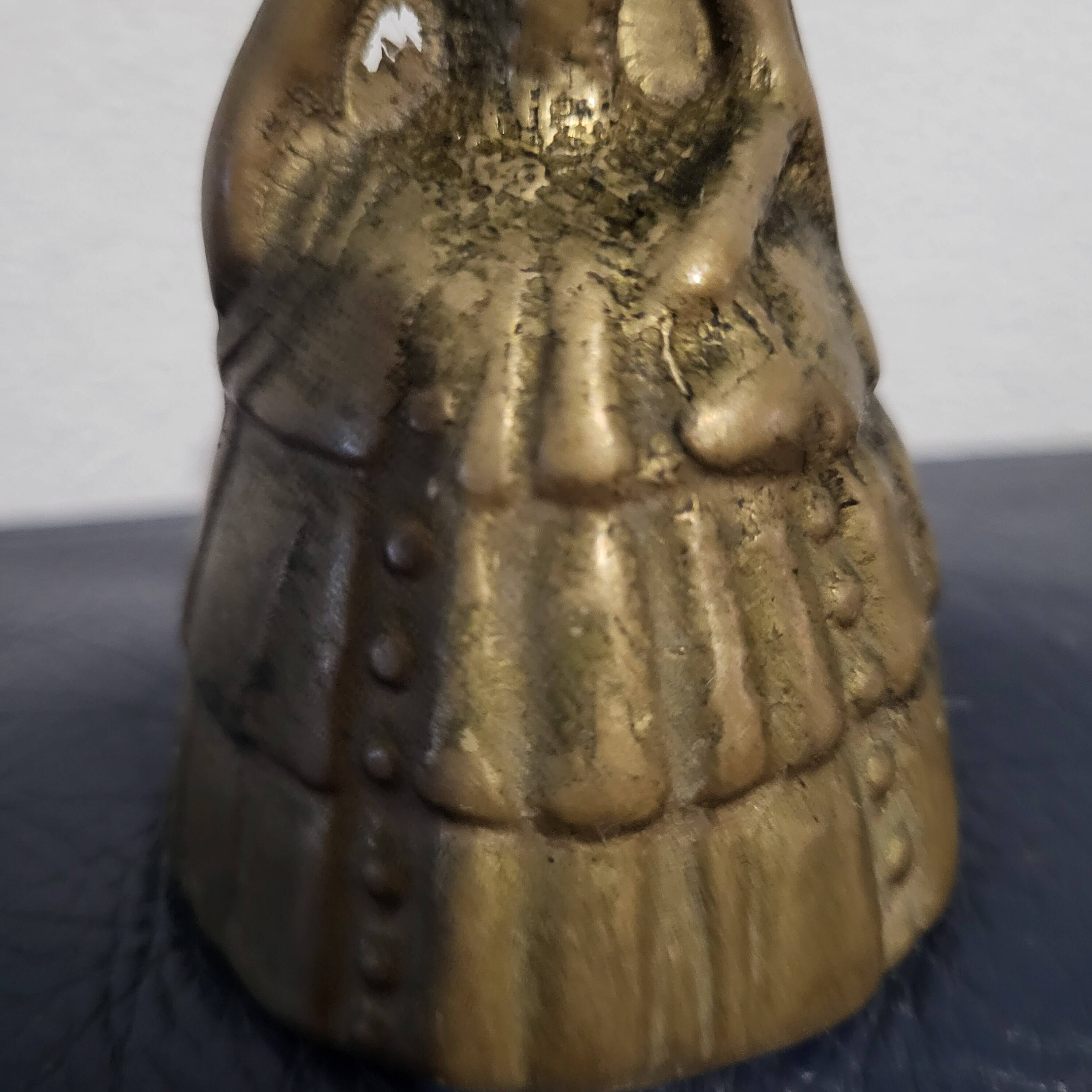 Clochette de table en bronze