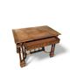 Bureau style Renaissance en bois sculpté