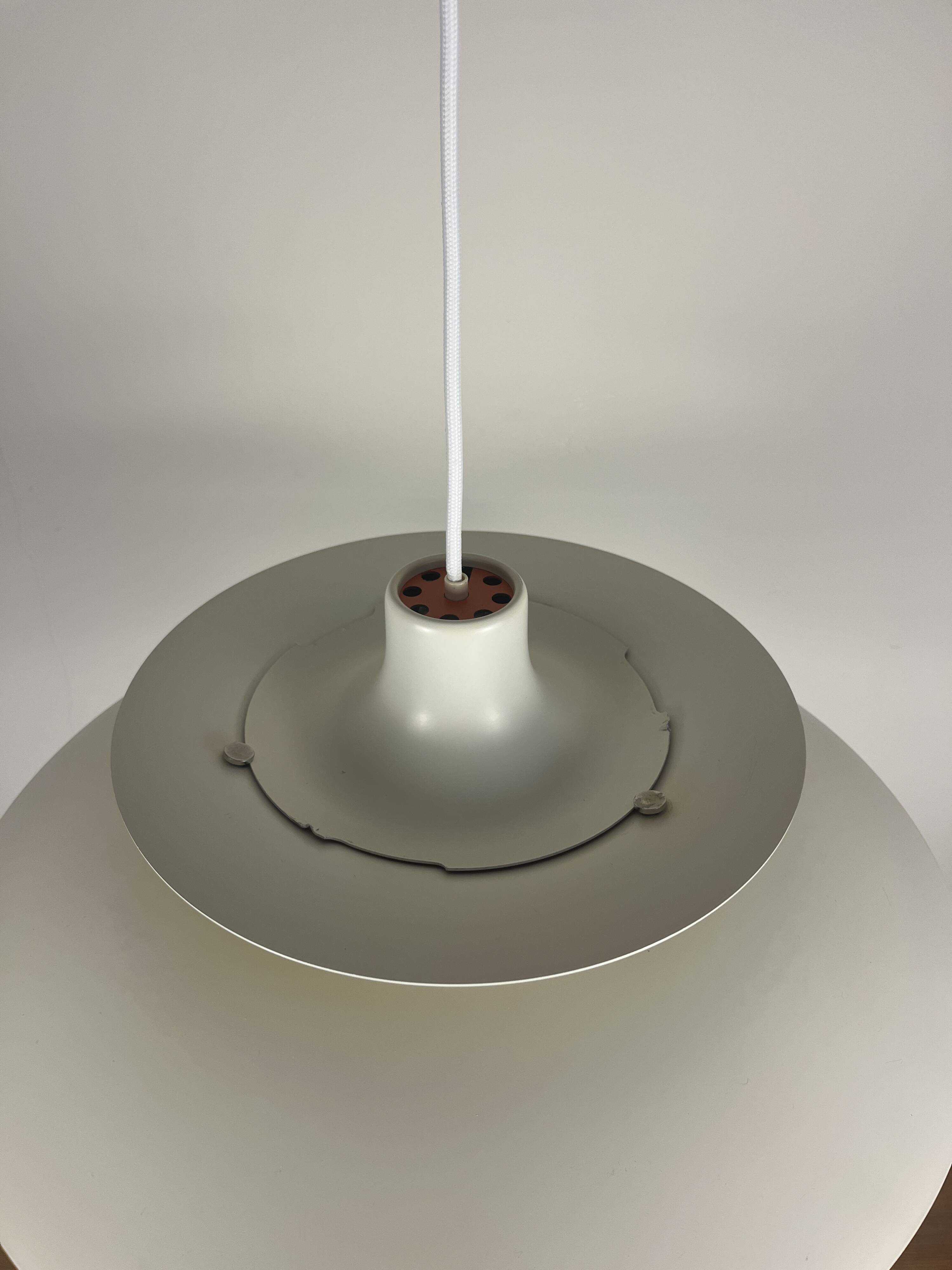 Vintage Louis Poulsen PH5 - Poul Henningsen