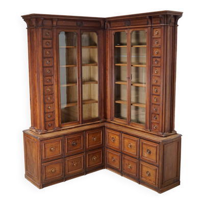 Grand cabinet d'apothicaire d'angle allemand antique en pin pitché / Vitrine vers les années 1900