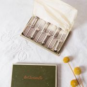 Set of 6 Christofle knife rests in the Strié model in silver-plated metal.