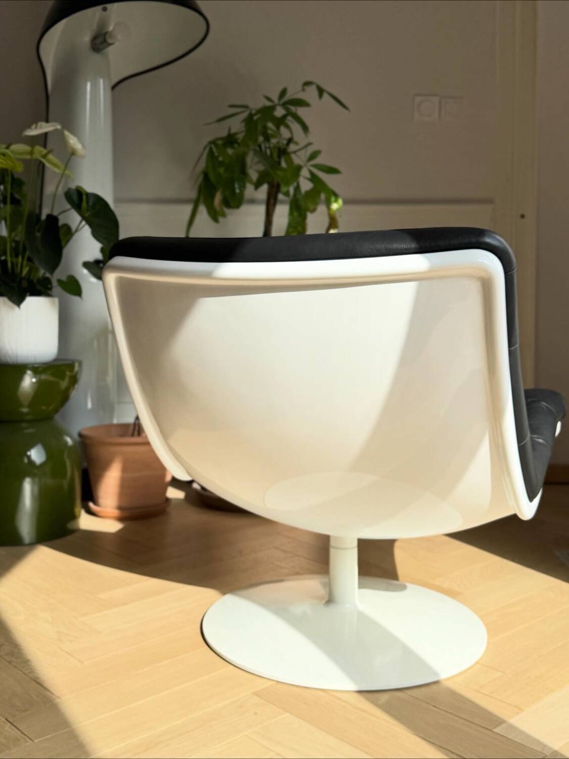 Artifort F978 Armchair – Geoffrey Harcourt – black leather