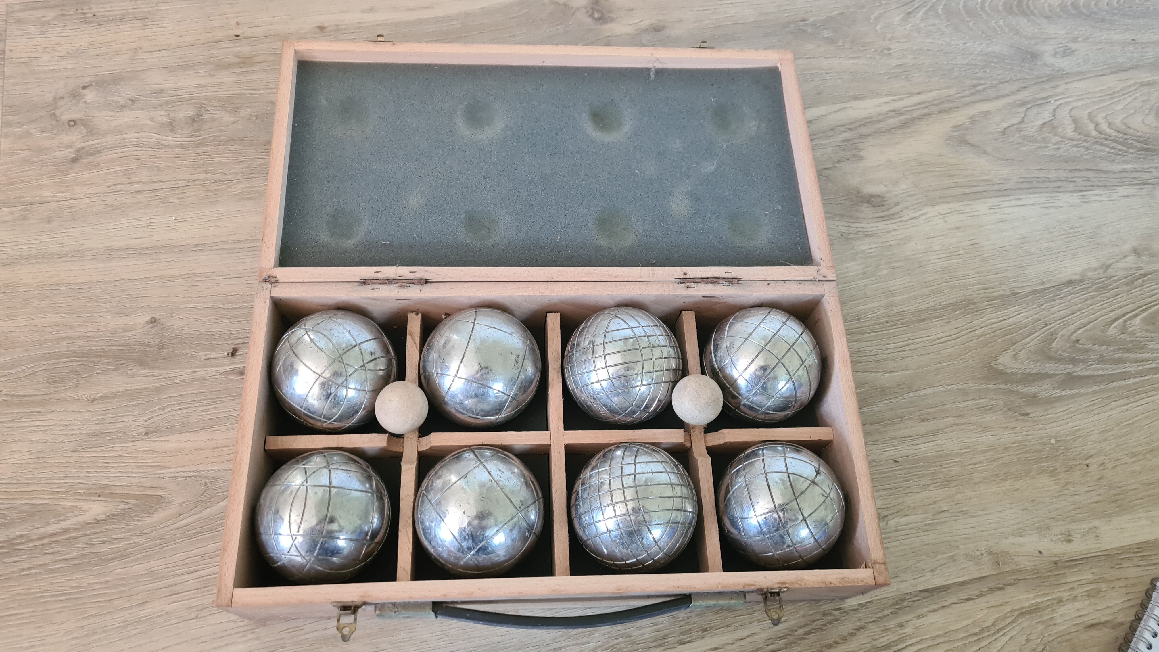 Old obut balls with original wooden box