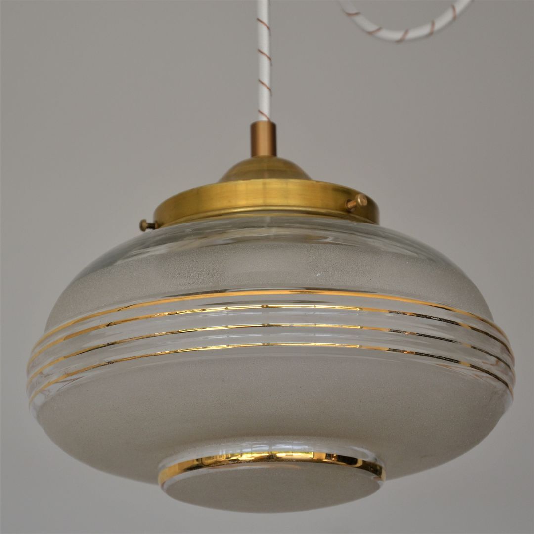 Suspension globe in frosted glass with golden edges